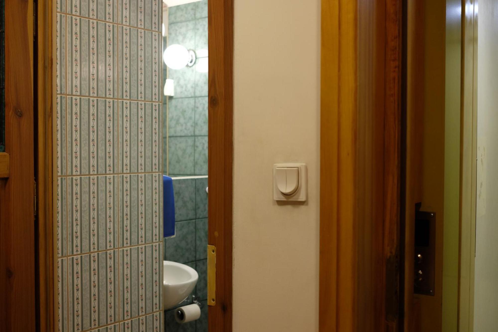 Academus Pub & Guest House Breslavia Esterno foto