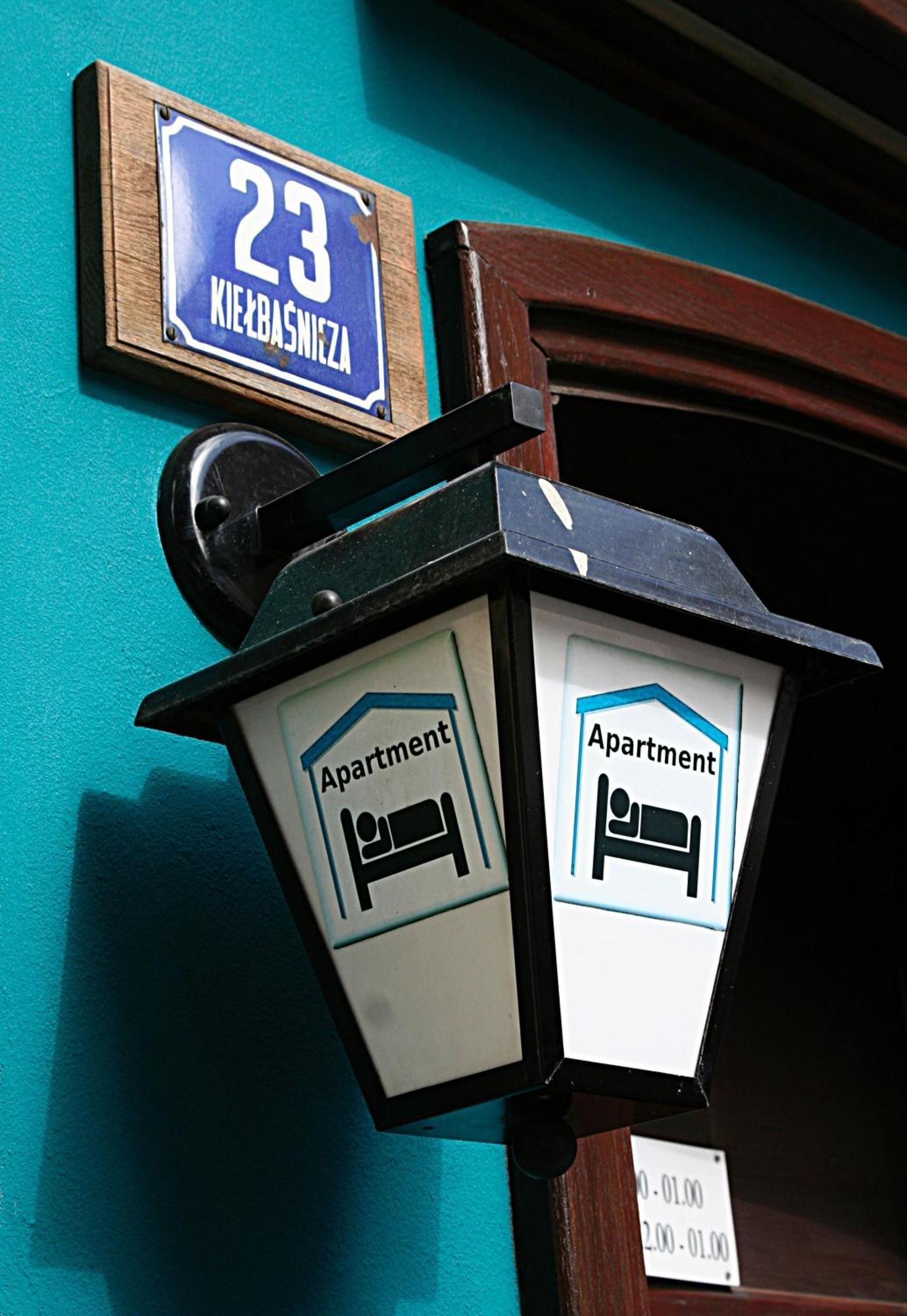 Academus Pub & Guest House Breslavia Esterno foto