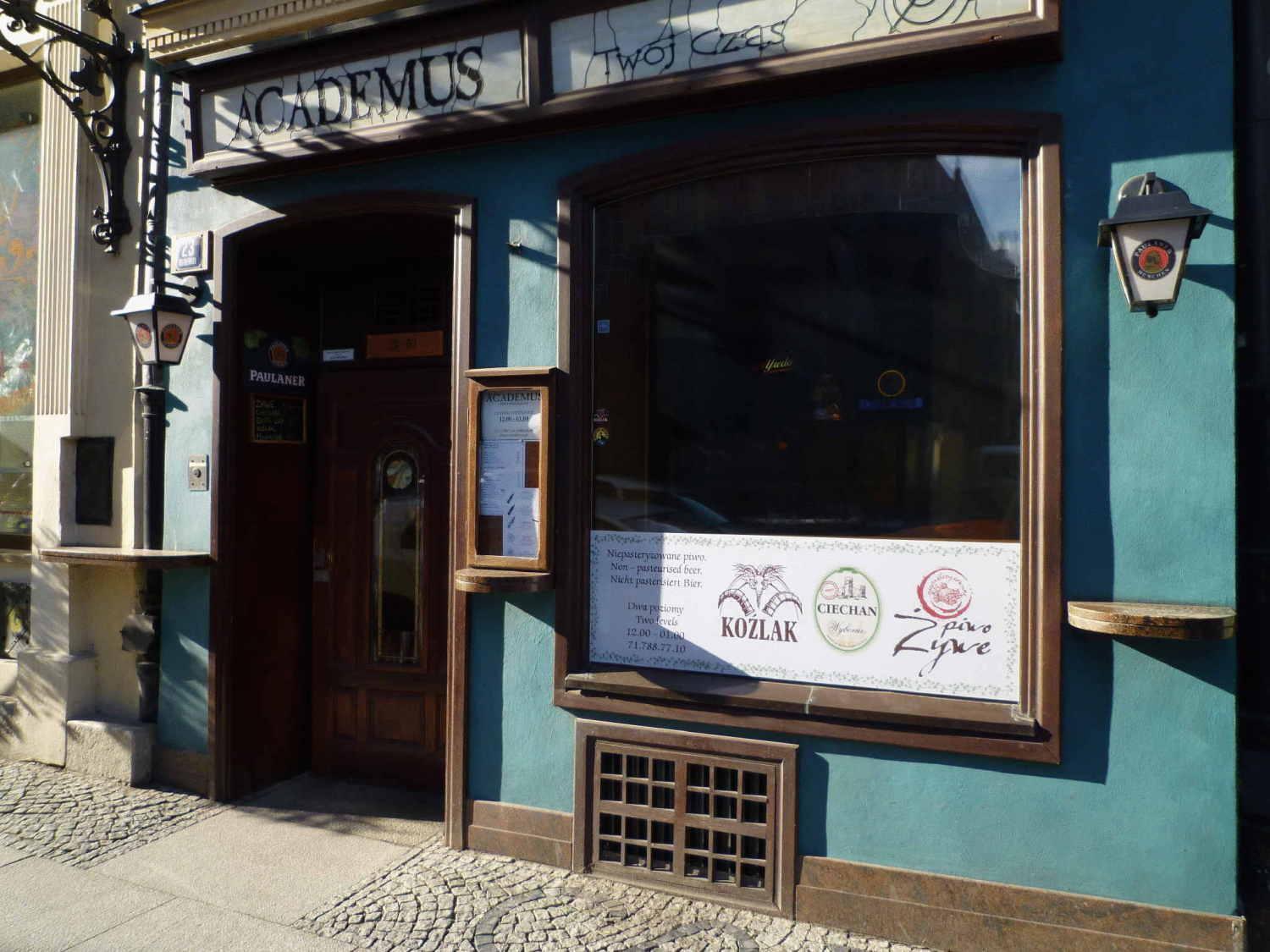 Academus Pub & Guest House Breslavia Esterno foto