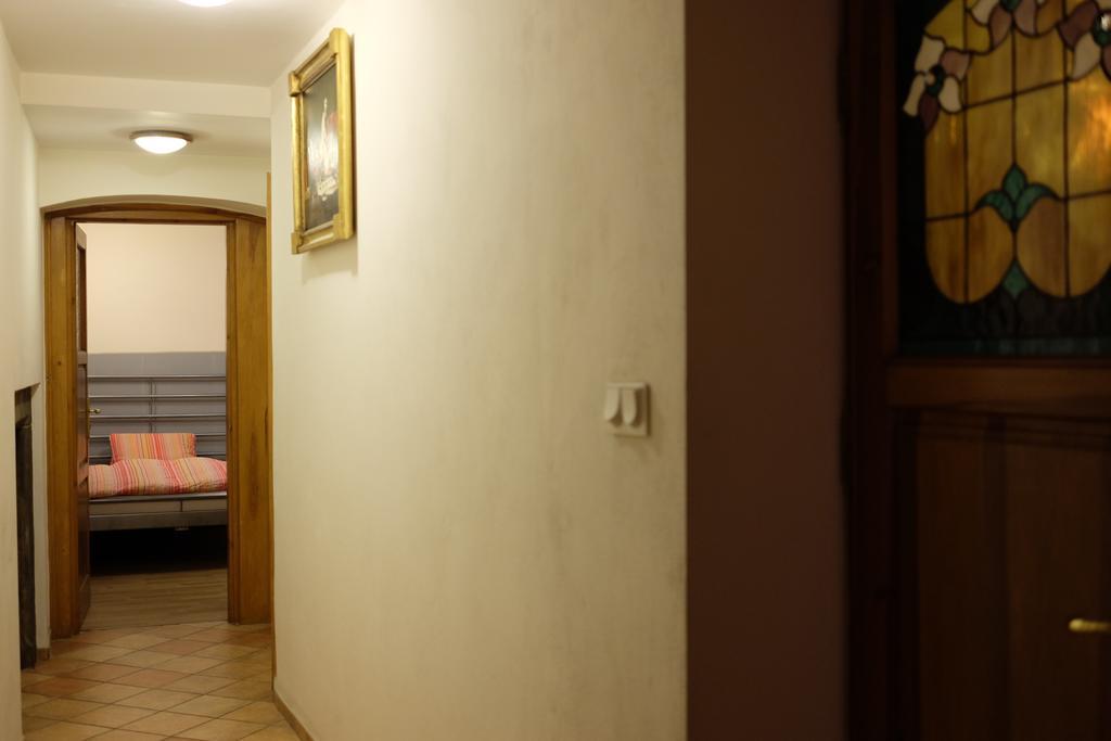 Academus Pub & Guest House Breslavia Esterno foto