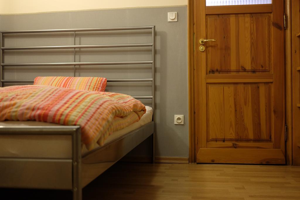 Academus Pub & Guest House Breslavia Esterno foto