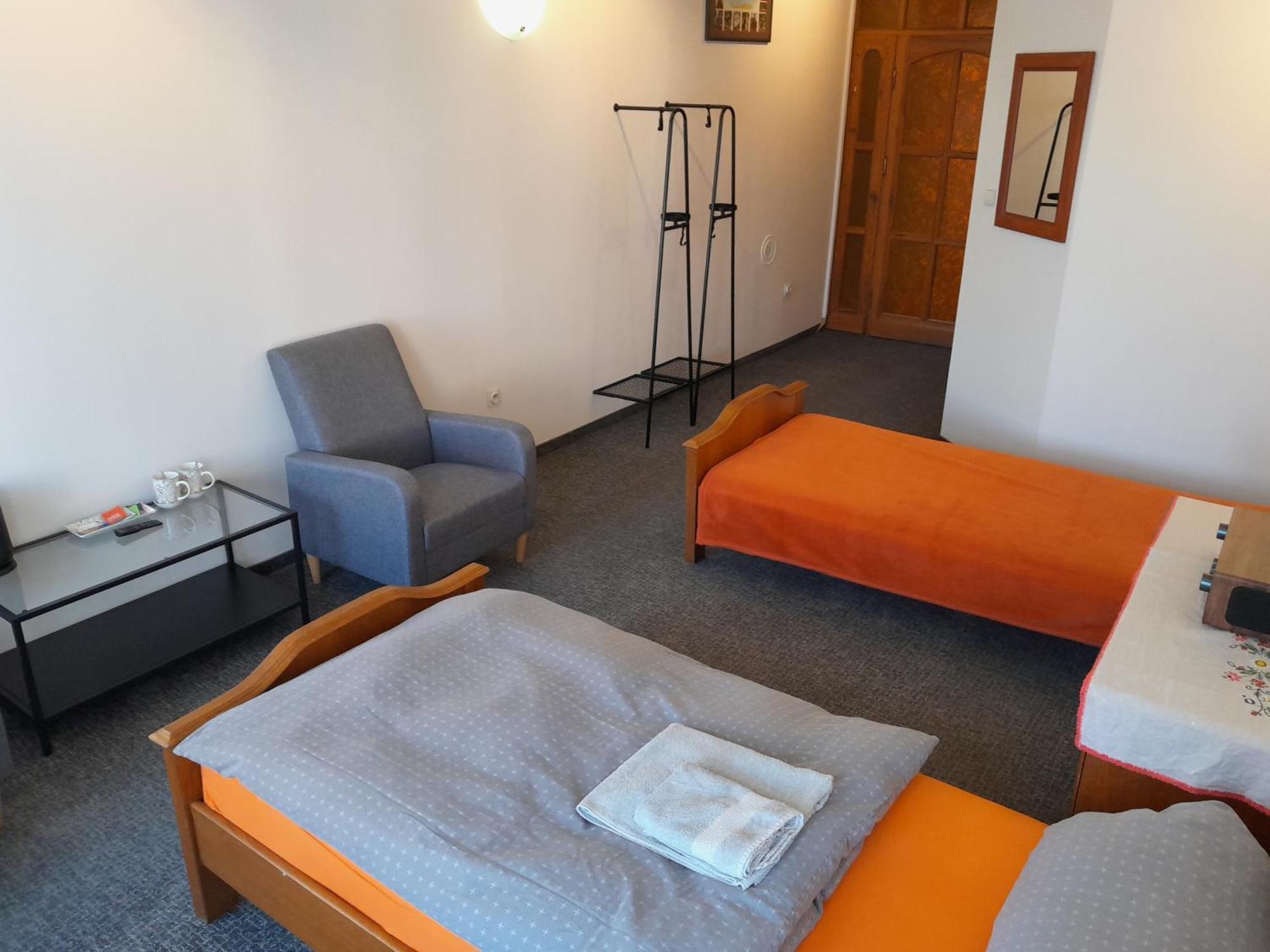 Academus Pub & Guest House Breslavia Esterno foto