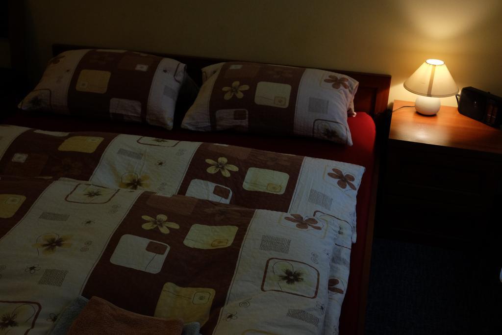 Academus Pub & Guest House Breslavia Esterno foto