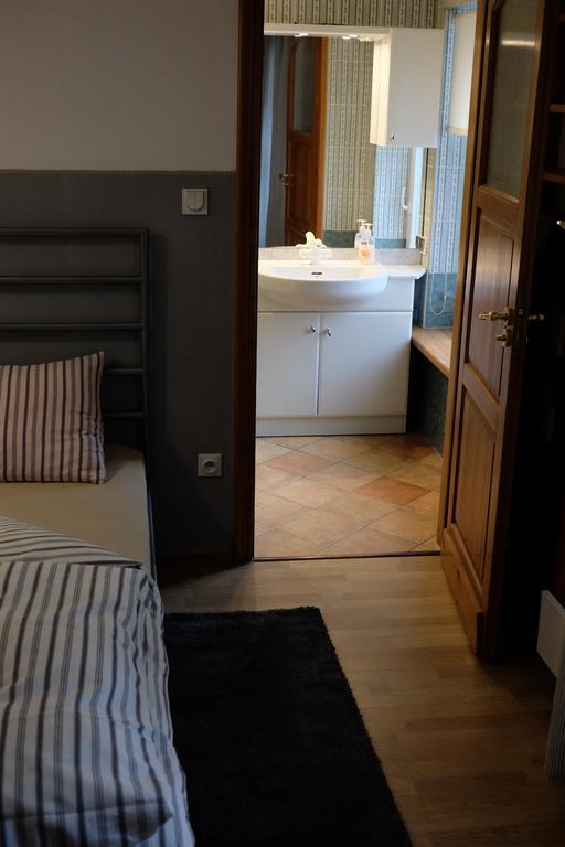 Academus Pub & Guest House Breslavia Esterno foto