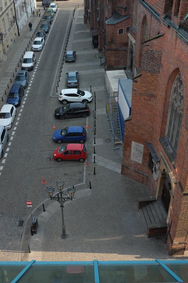 Academus Pub & Guest House Breslavia Esterno foto